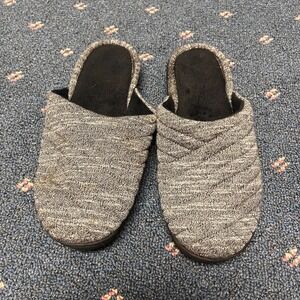 Isotoner Signature Quilted Foam Slip on Slippers Gray, Sz 8.5-9 Bed Night Sleep